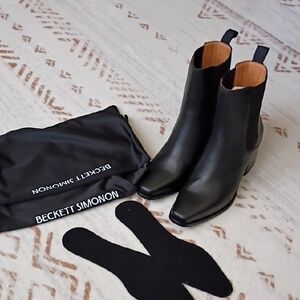 Beckett Simonon Bianca Chelsea Boots - Black Leather - Women's Size 6.5